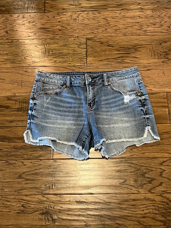 Level 99 Pants - Level 99 Mid Rise Shorts Size 29